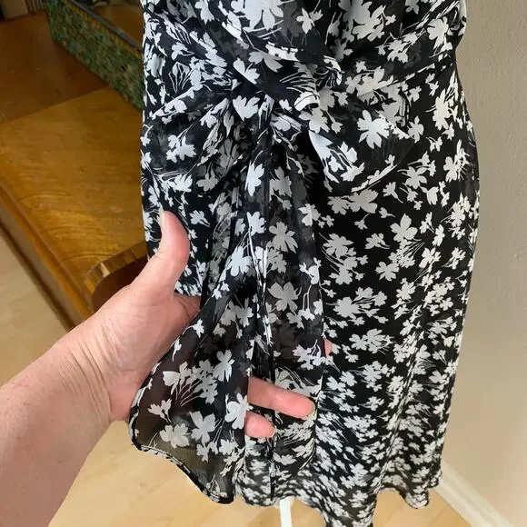 Vintage Size 12 Women's Floral Print Ruffle Dress Black White Tie Waist - Picture 10 of 16